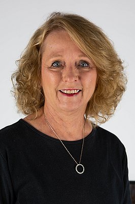 Donna Harman headshot