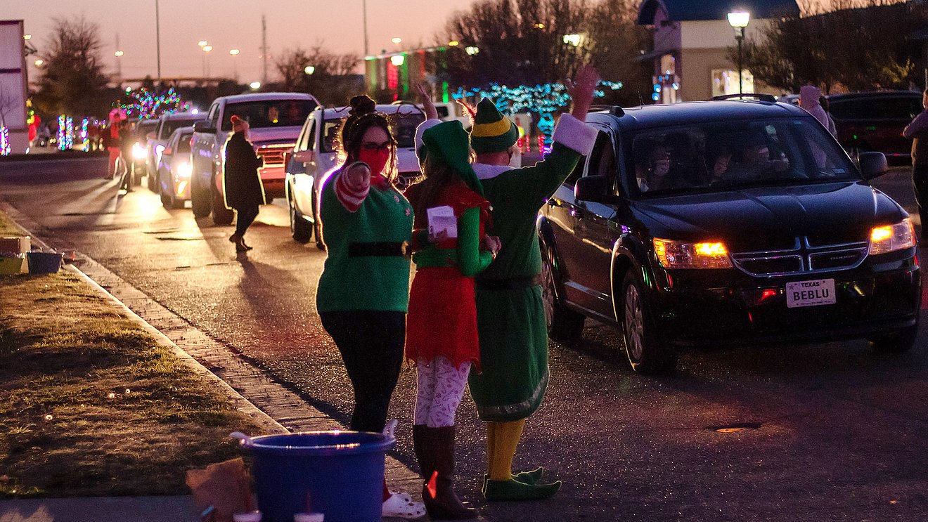 Cars Lined up for Big Blue Christmas 2020